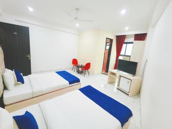 Hotel Almora Sky Near By Delhi International Airport With - Free Airport Pickup And Drop New Delhi Bagian luar foto