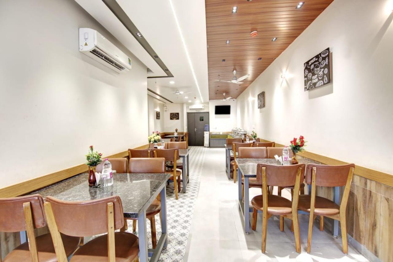 Hotel Almora Sky Near By Delhi International Airport With - Free Airport Pickup And Drop New Delhi Bagian luar foto