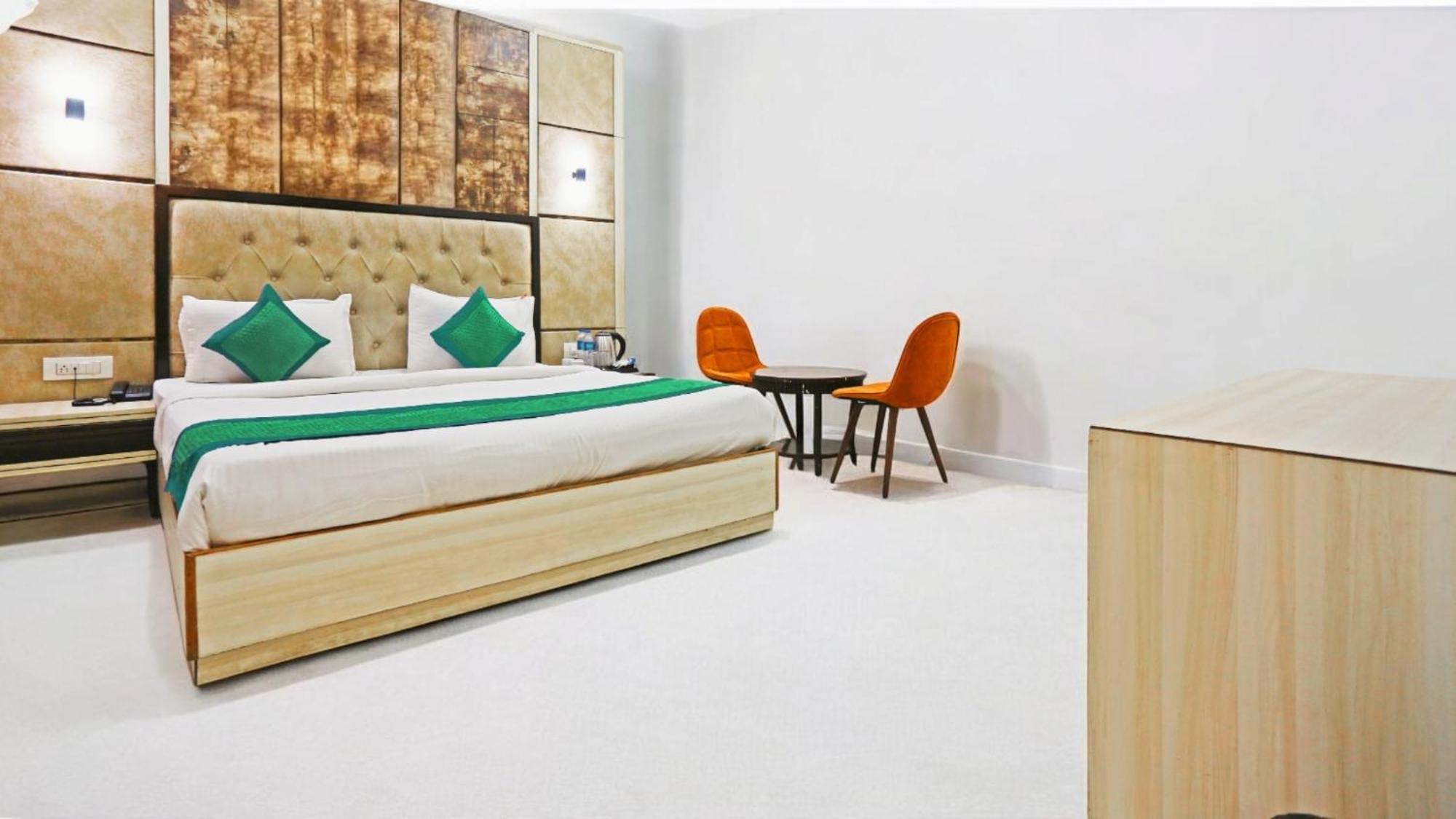 Hotel Almora Sky Near By Delhi International Airport With - Free Airport Pickup And Drop New Delhi Bagian luar foto