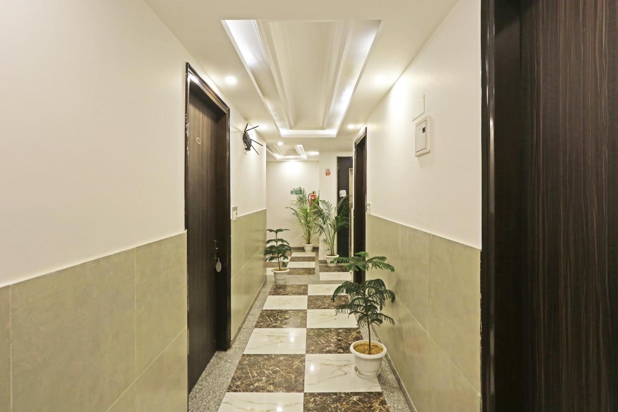 Hotel Almora Sky Near By Delhi International Airport With - Free Airport Pickup And Drop New Delhi Bagian luar foto