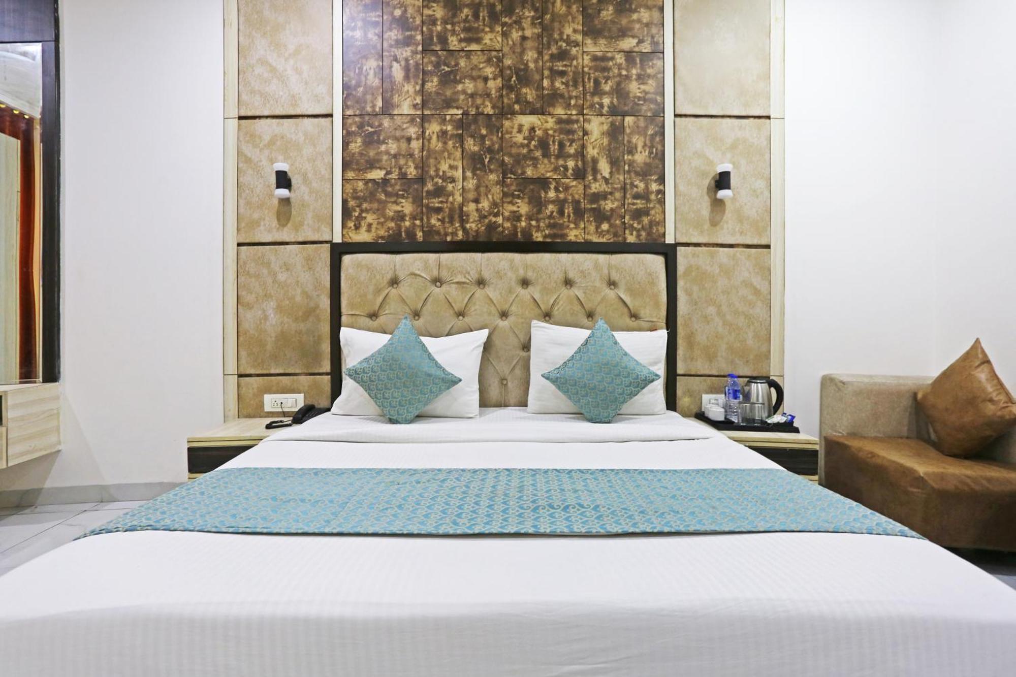 Hotel Almora Sky Near By Delhi International Airport With - Free Airport Pickup And Drop New Delhi Bagian luar foto