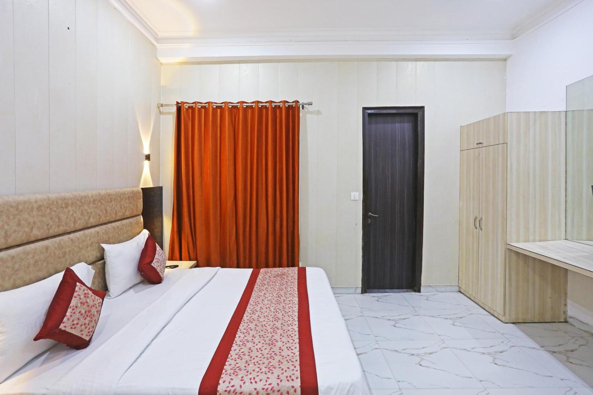 Hotel Almora Sky Near By Delhi International Airport With - Free Airport Pickup And Drop New Delhi Bagian luar foto
