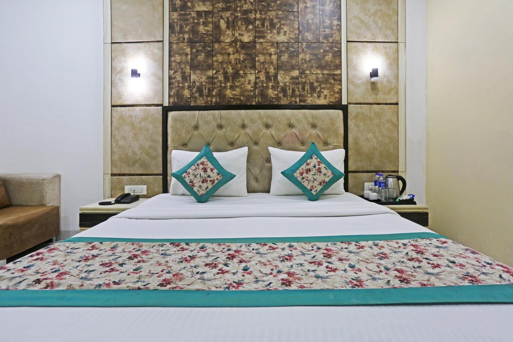 Hotel Almora Sky Near By Delhi International Airport With - Free Airport Pickup And Drop New Delhi Bagian luar foto
