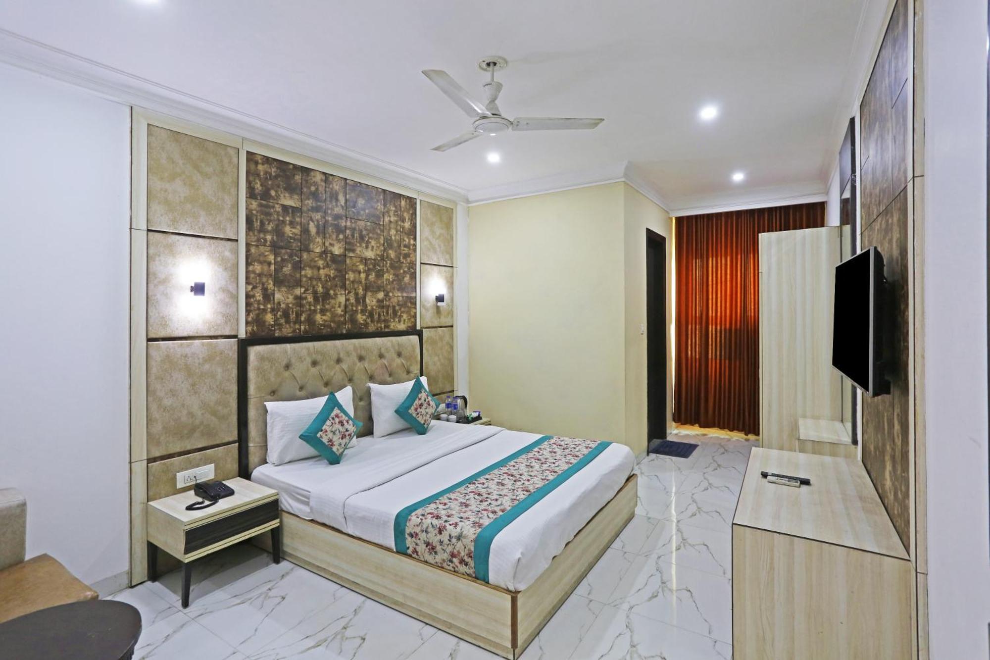 Hotel Almora Sky Near By Delhi International Airport With - Free Airport Pickup And Drop New Delhi Bagian luar foto