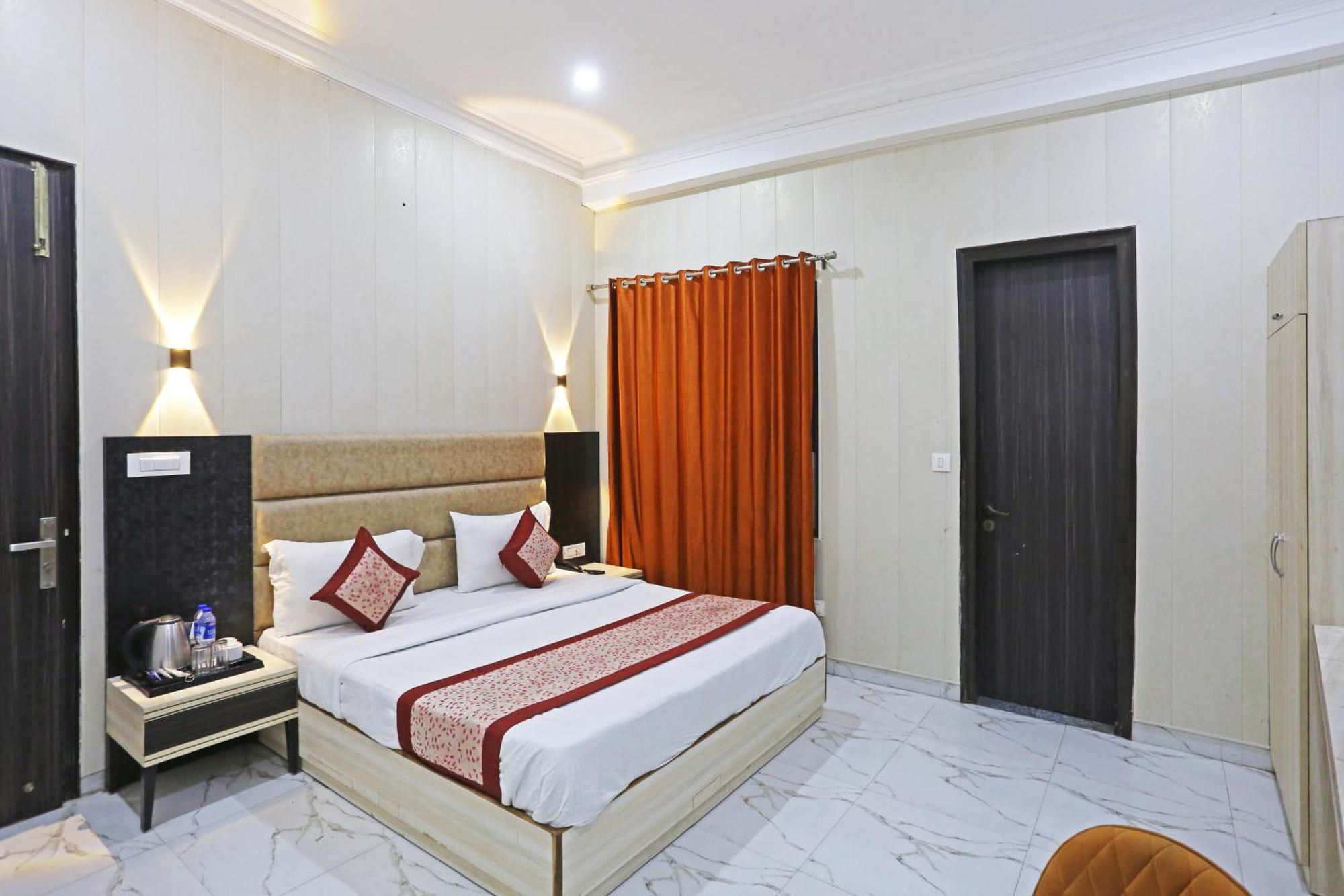 Hotel Almora Sky Near By Delhi International Airport With - Free Airport Pickup And Drop New Delhi Bagian luar foto