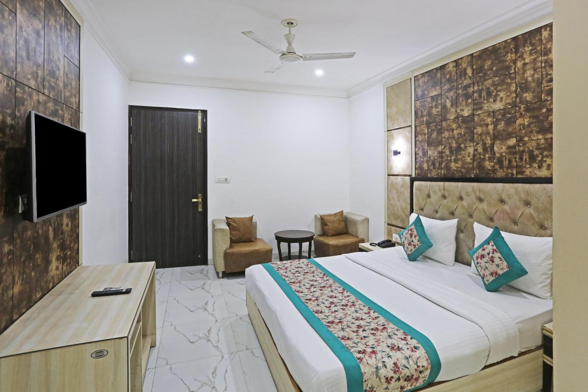 Hotel Almora Sky Near By Delhi International Airport With - Free Airport Pickup And Drop New Delhi Bagian luar foto