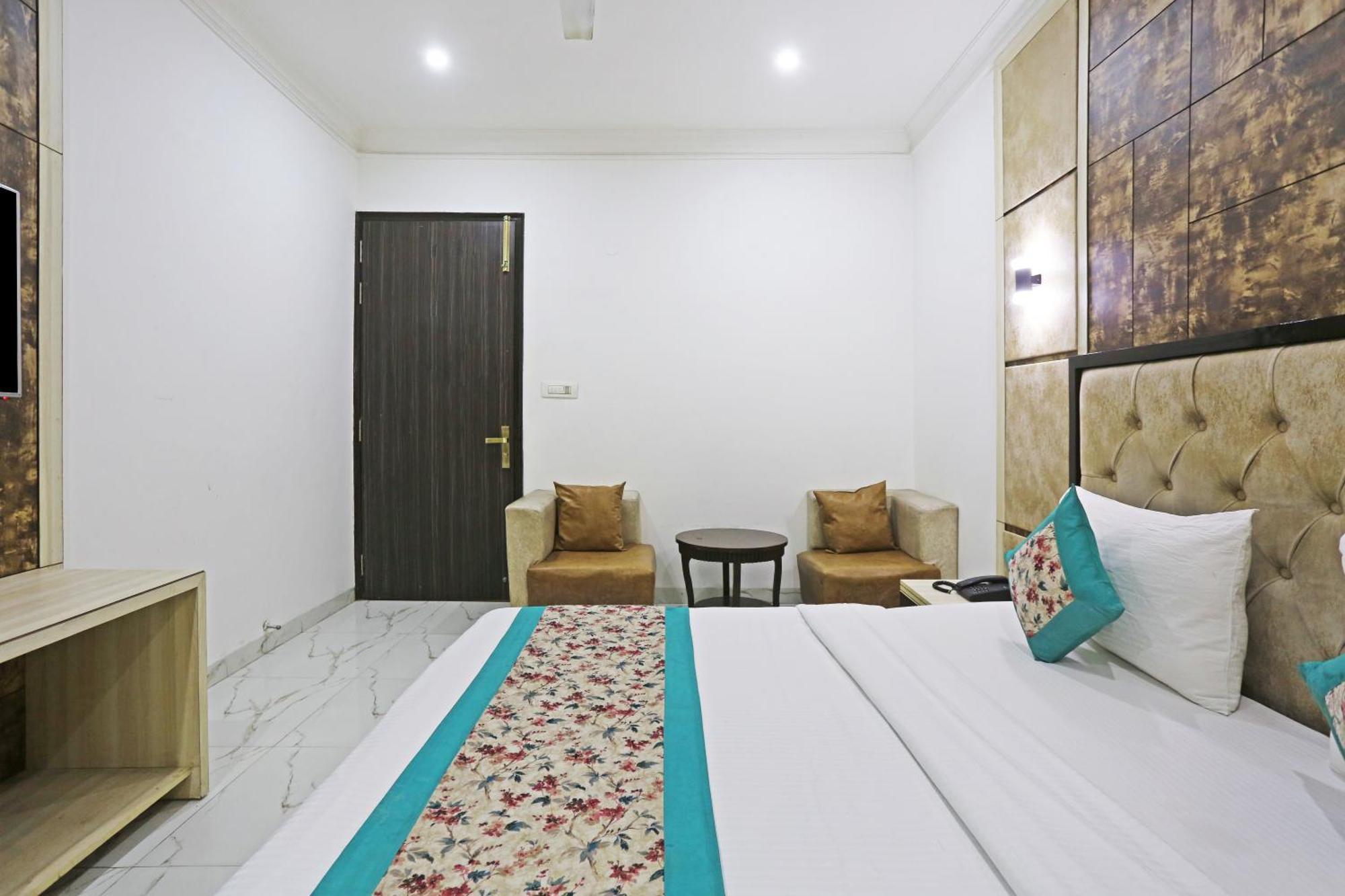 Hotel Almora Sky Near By Delhi International Airport With - Free Airport Pickup And Drop New Delhi Bagian luar foto