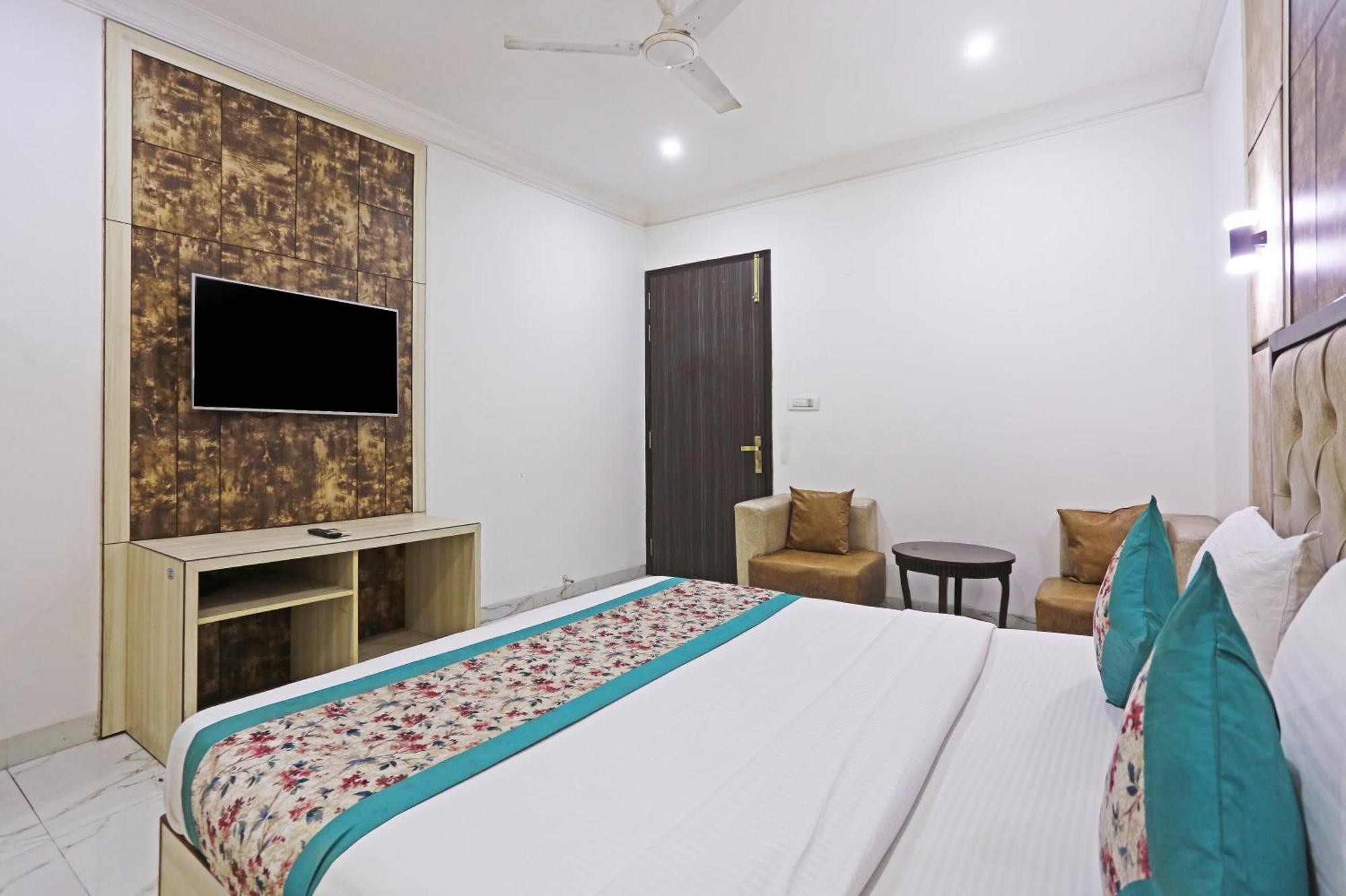 Hotel Almora Sky Near By Delhi International Airport With - Free Airport Pickup And Drop New Delhi Bagian luar foto