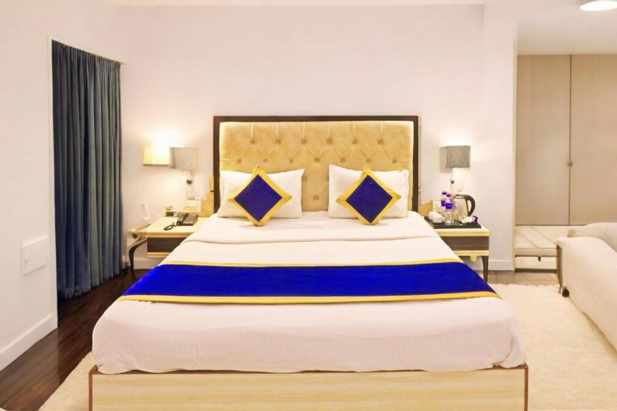 Hotel Almora Sky Near By Delhi International Airport With - Free Airport Pickup And Drop New Delhi Bagian luar foto