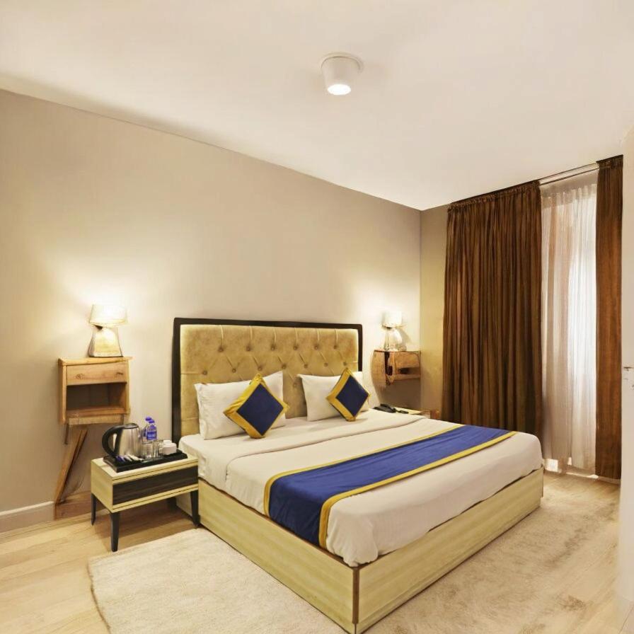 Hotel Almora Sky Near By Delhi International Airport With - Free Airport Pickup And Drop New Delhi Bagian luar foto